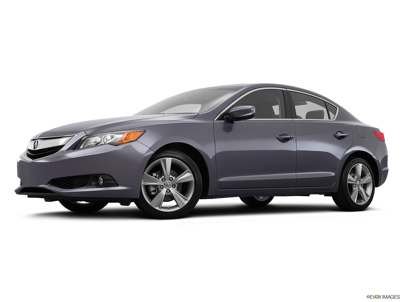 2015 Acura ILX 5-Speed Automatic Low/wide front 5/8. 