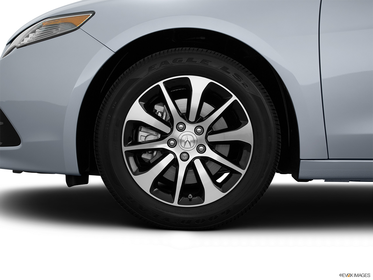 2015 Acura TLX 2.4 8-DCP P-AWS Front Drivers side wheel at profile. 
