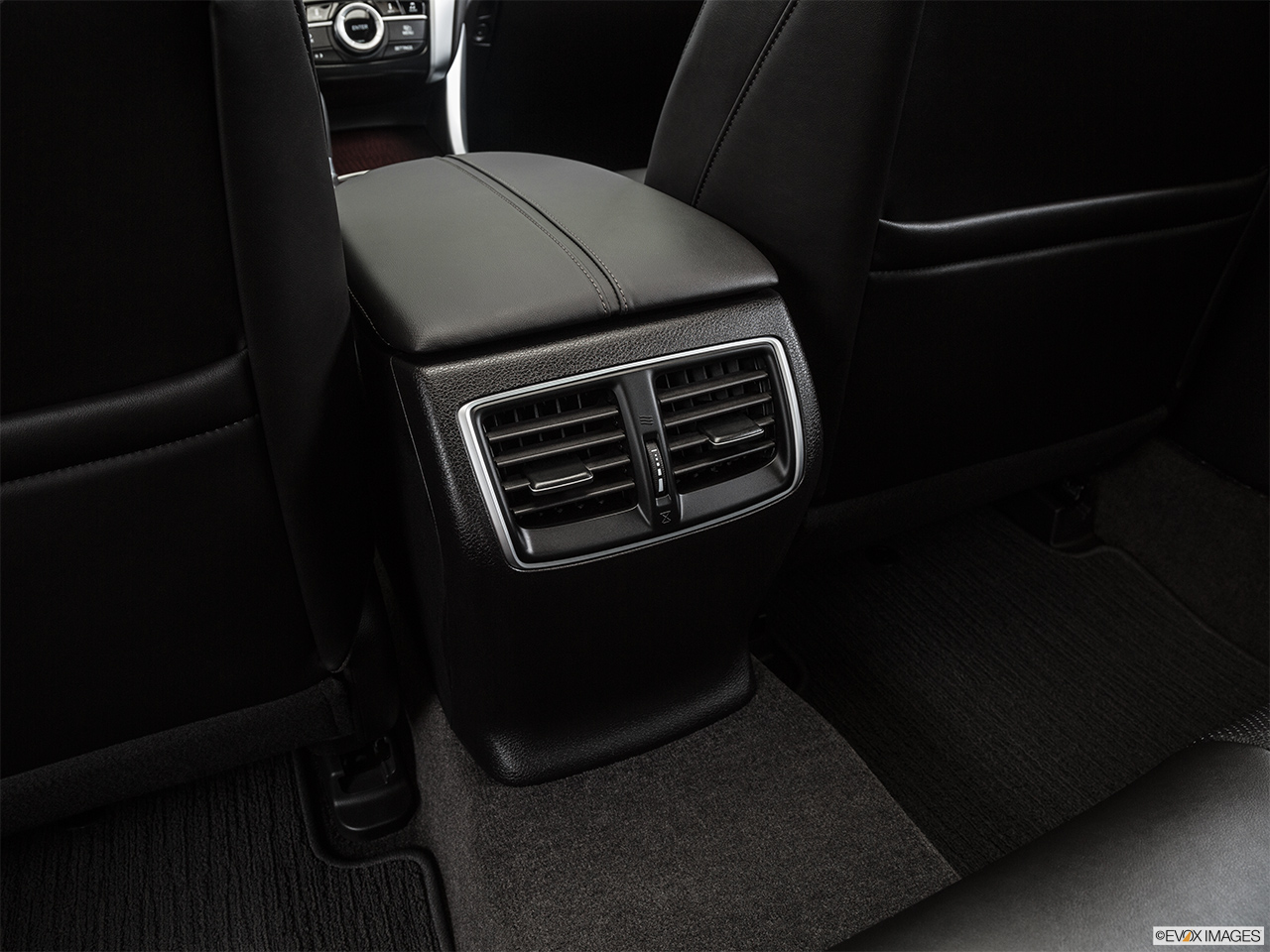 2015 Acura TLX 2.4 8-DCP P-AWS Rear A/C controls. 