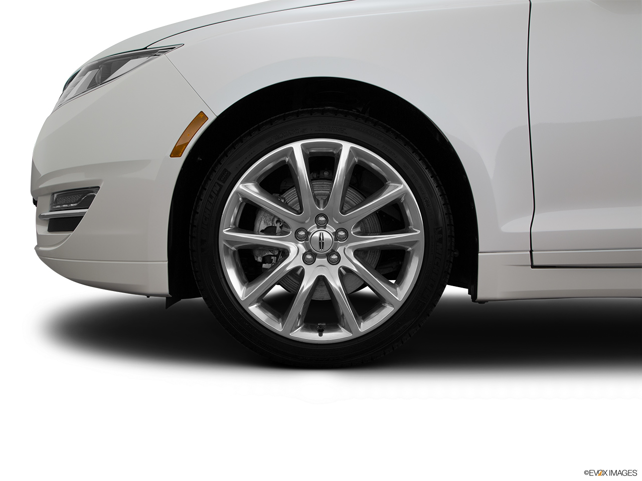 2015 Lincoln MKZ Base Front Drivers side wheel at profile. 