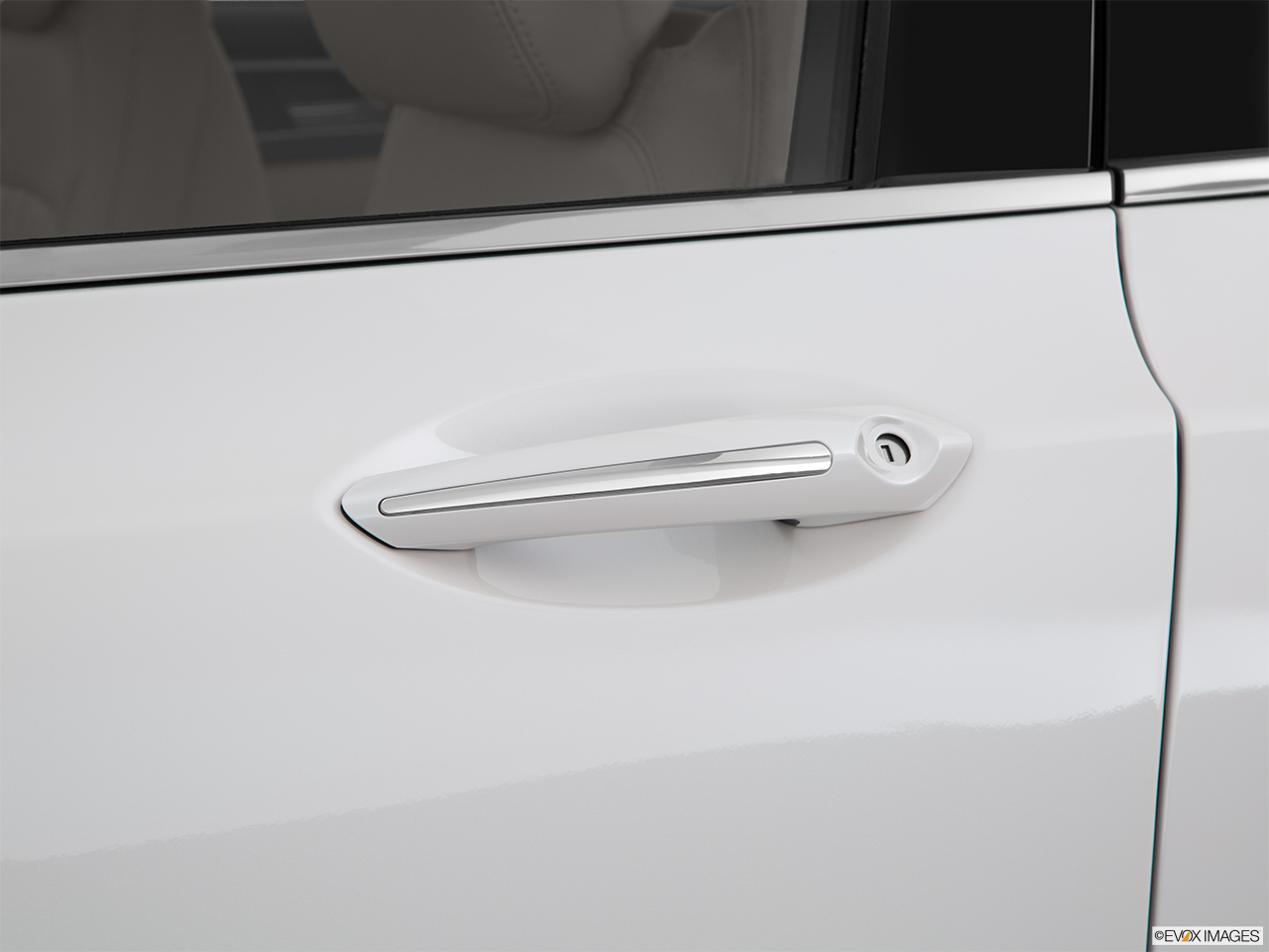 2015 Lincoln MKZ Base Drivers Side Door handle. 