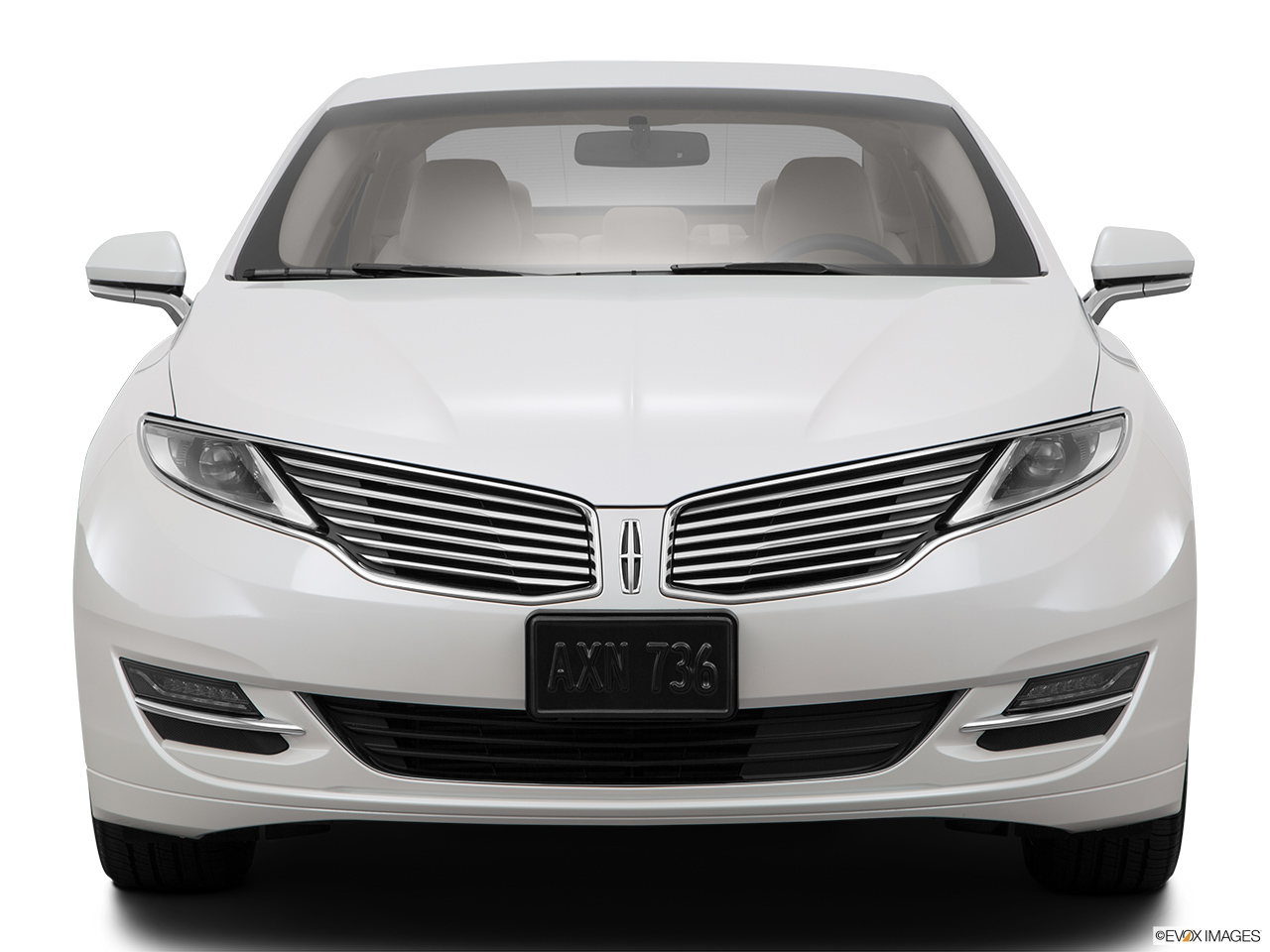 2015 Lincoln MKZ Base Low/wide front. 
