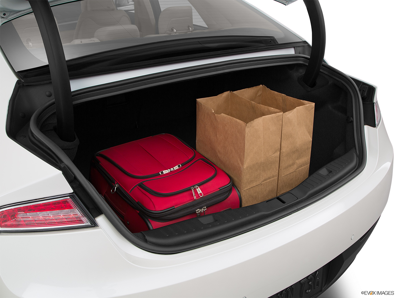 2015 Lincoln MKZ Base Trunk props. 