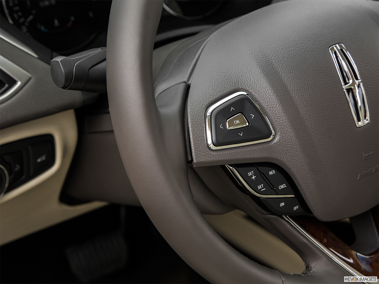 2015 Lincoln MKZ Base Steering Wheel Controls (Left Side) 