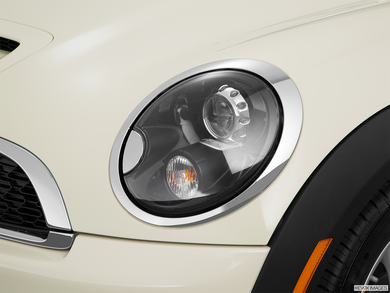 2015 Mini Coupe Cooper S Drivers Side Headlight. 