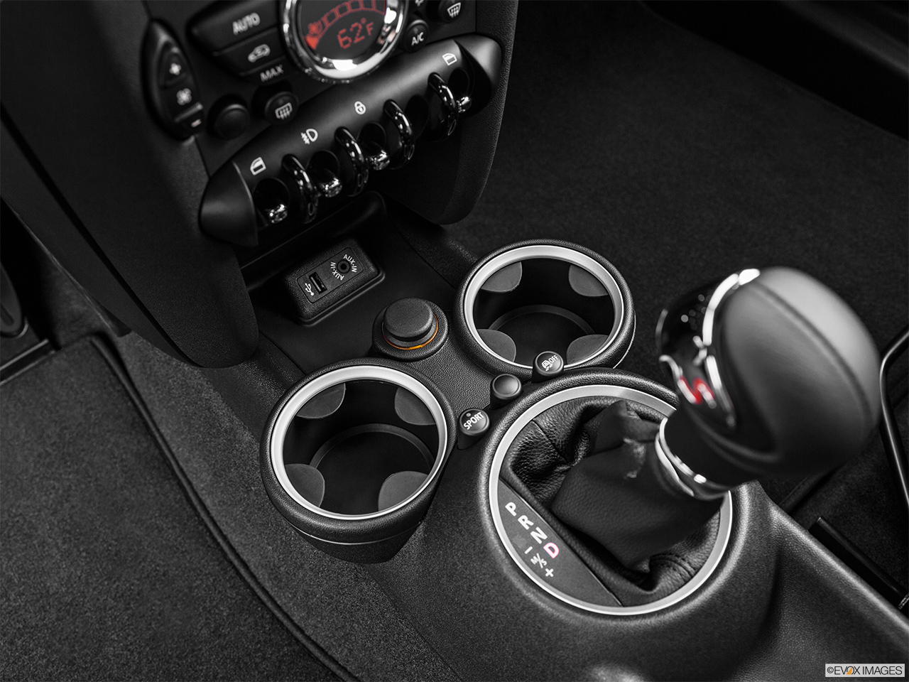 2015 Mini Coupe Cooper S Cup holders. 
