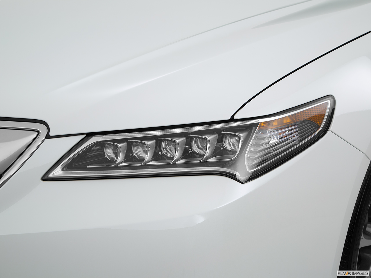 2015 Acura TLX 3.5 V-6 9-AT SH-AWD Drivers Side Headlight. 