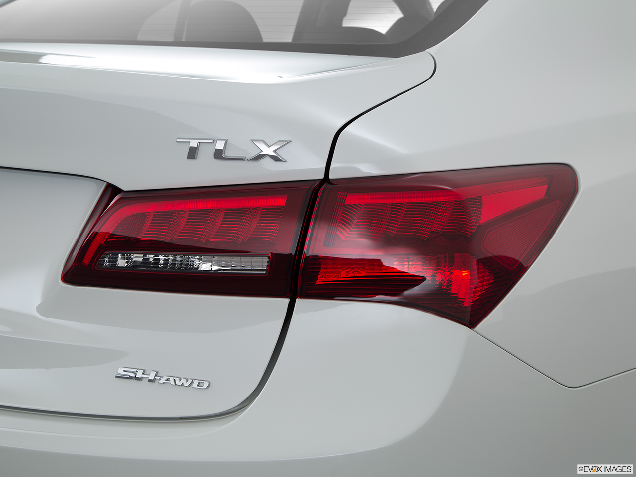 2015 Acura TLX 3.5 V-6 9-AT SH-AWD Passenger Side Taillight. 