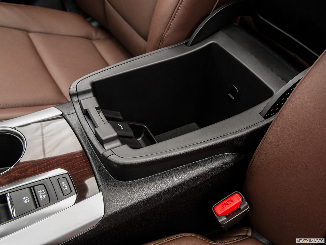 2015 Acura TLX 3.5 V-6 9-AT SH-AWD Front center divider. 