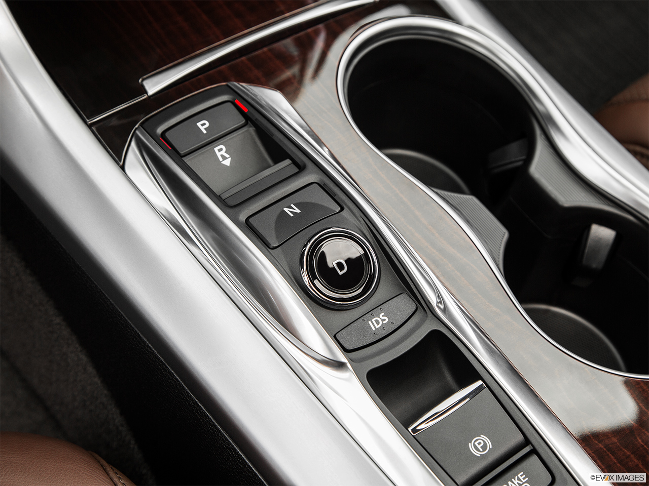 2015 Acura TLX 3.5 V-6 9-AT SH-AWD Gear shifter/center console. 