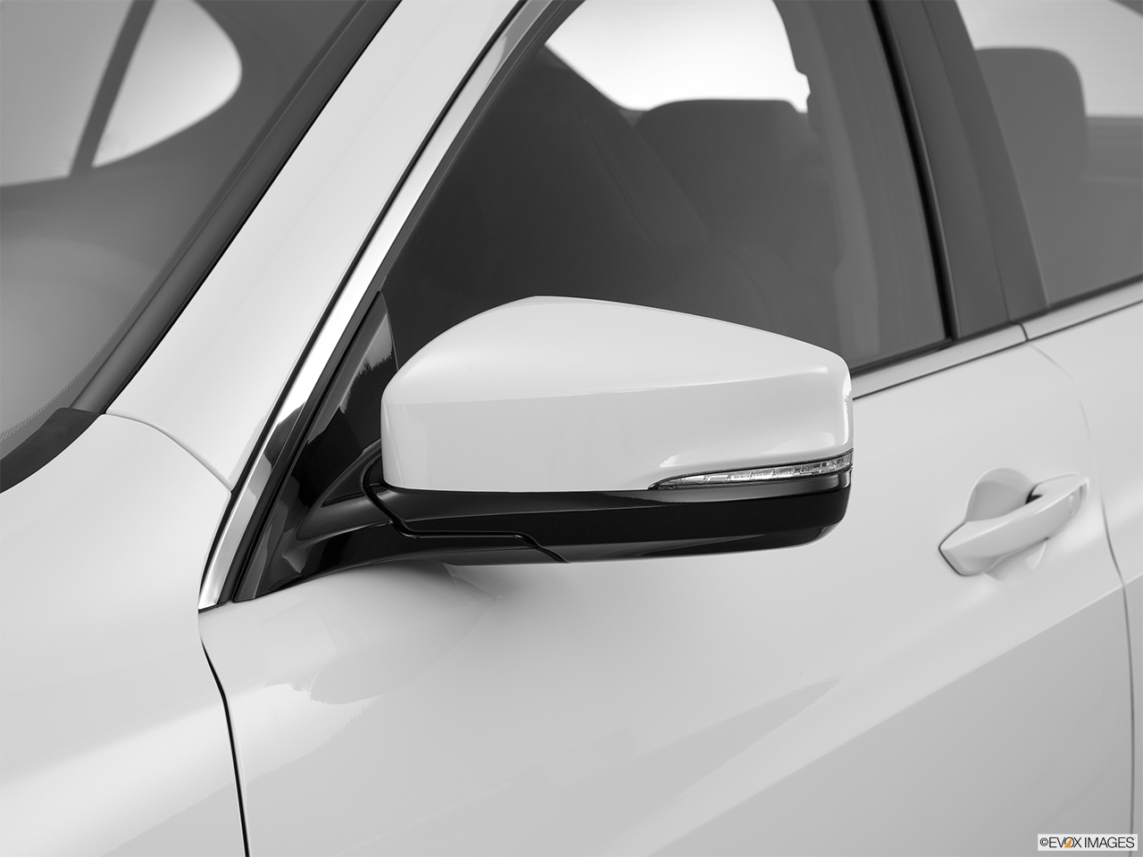 2015 Acura TLX 3.5 V-6 9-AT SH-AWD Driver's side mirror, 3_4 rear 