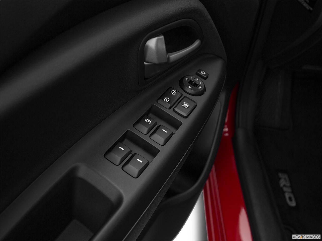2015 Kia Rio 5-door SX Driver's side inside window controls. 