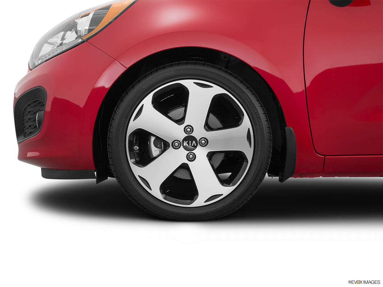 2015 Kia Rio 5-door SX Front Drivers side wheel at profile. 