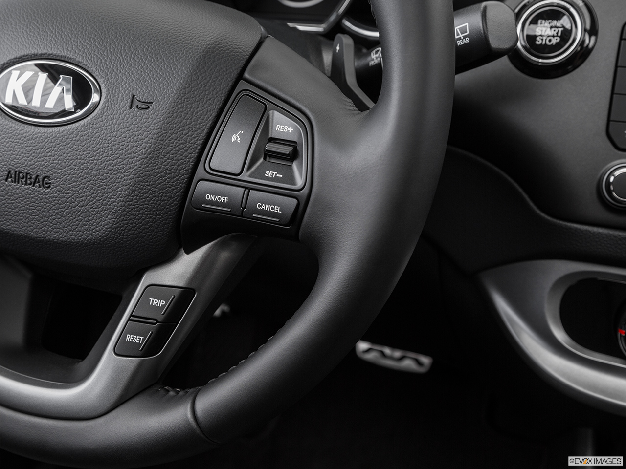 2015 Kia Rio 5-door SX Steering Wheel Controls (Right Side) 