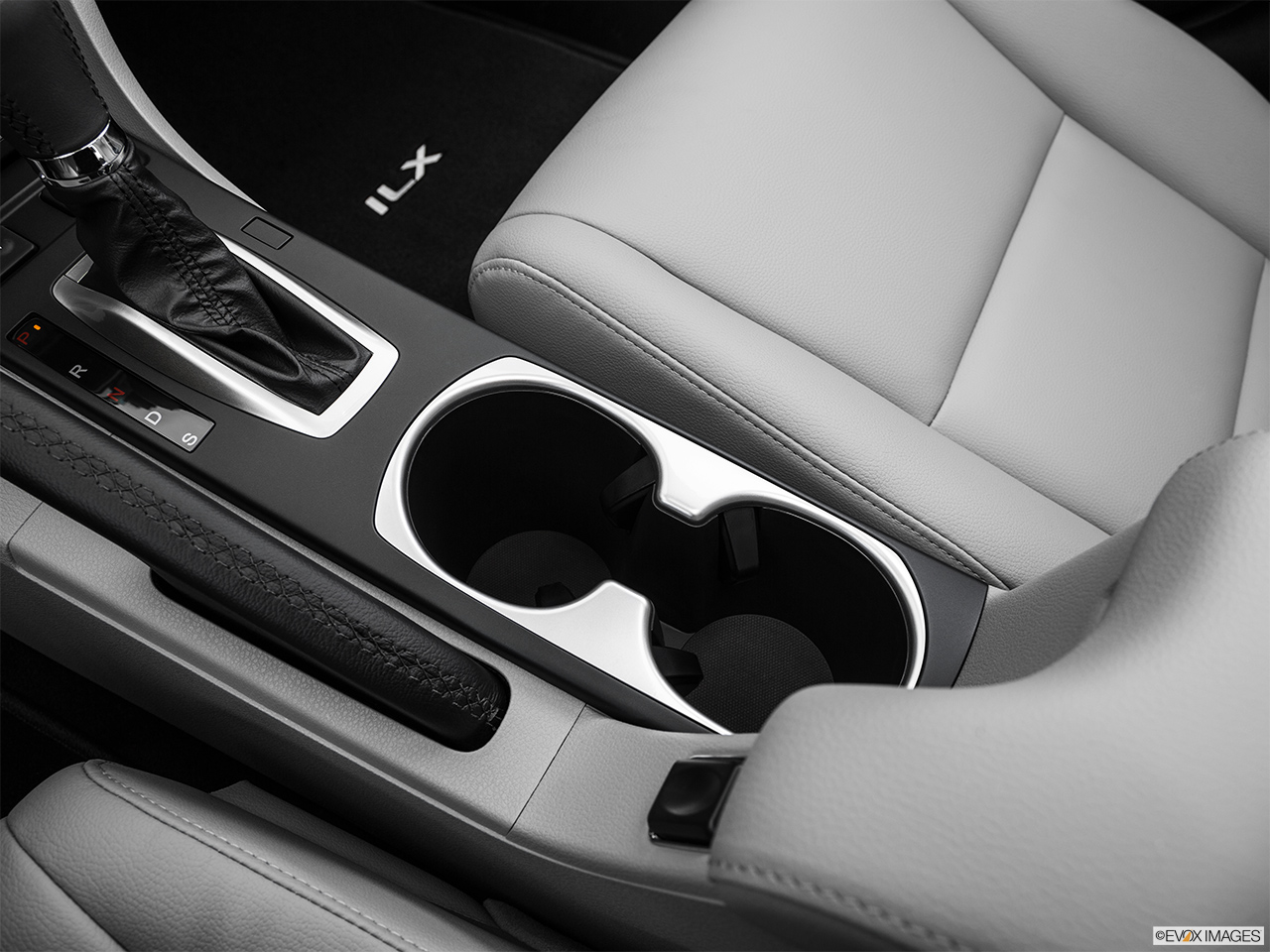 2016 Acura ILX Base Cup holders. 