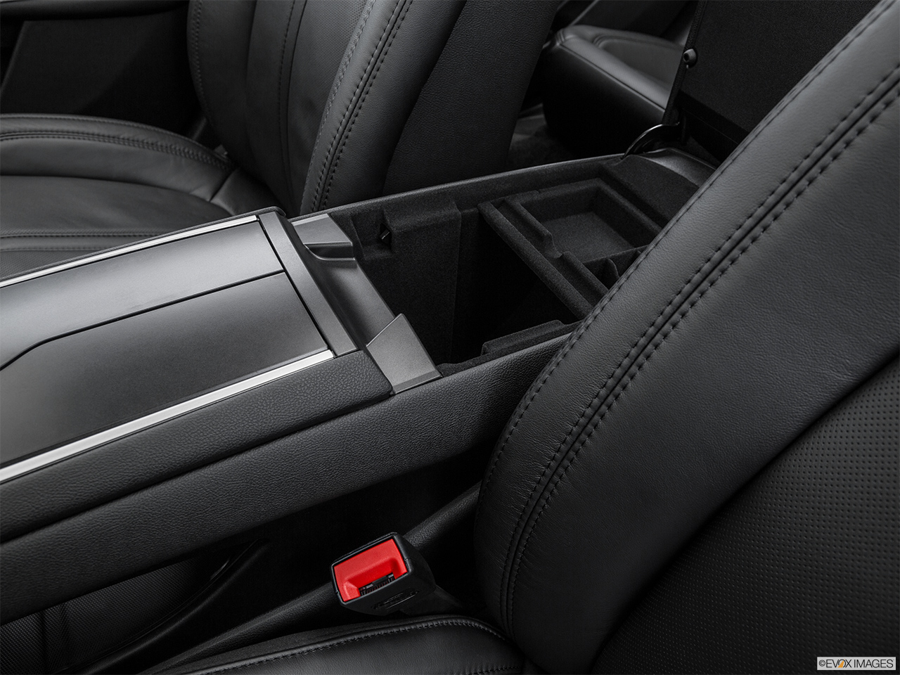 2016 Lincoln MKZ 2.0L EcoBoost FWD Front center divider. 