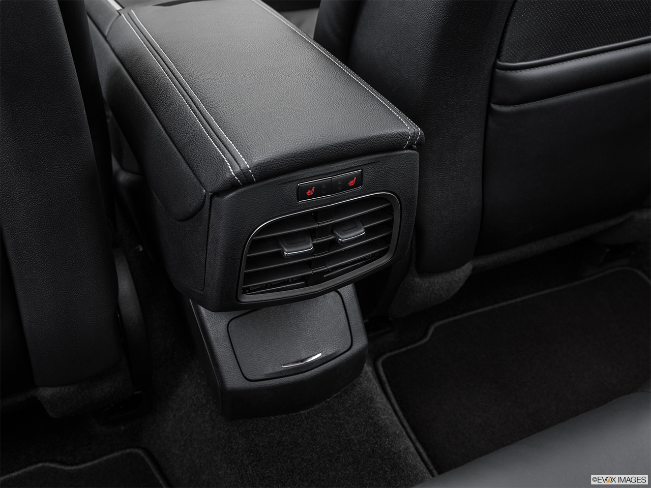 2016 Lincoln MKZ 2.0L EcoBoost FWD Rear A/C controls. 