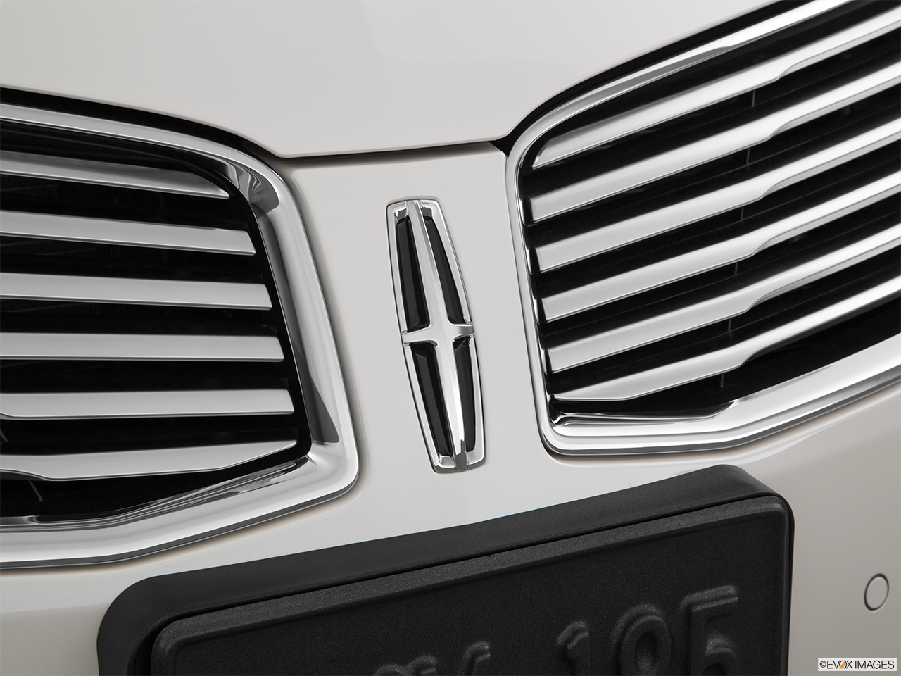 2016 Lincoln MKZ 2.0L EcoBoost FWD Rear manufacture badge/emblem 
