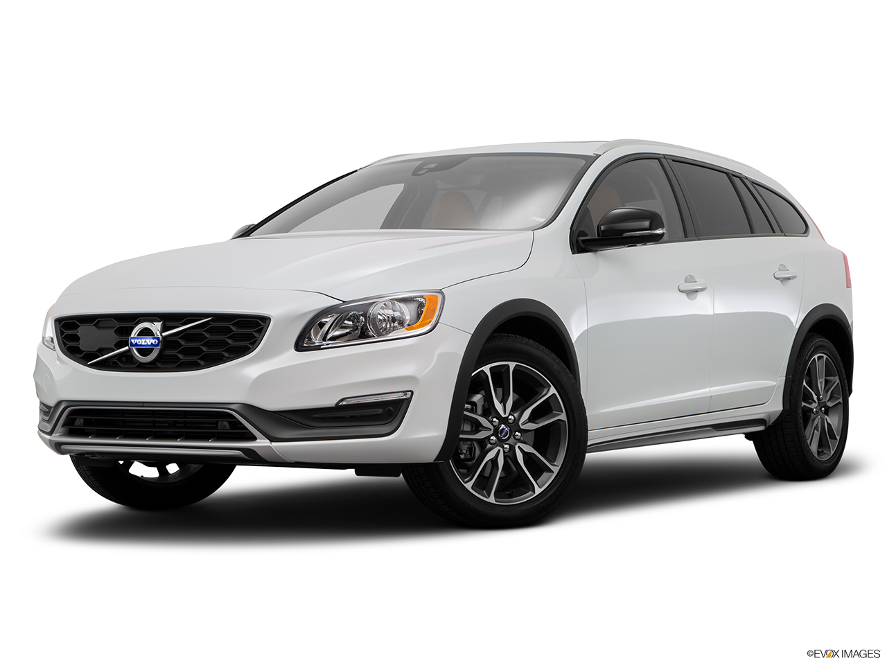 2015 Volvo V60 Cross Country T5 AWD Front angle medium view. 