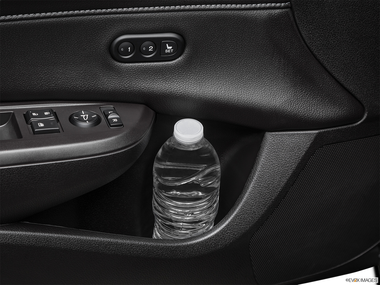 2016 Acura ILX Technology Plus and A-Spec Package Cup holder prop (tertiary). 
