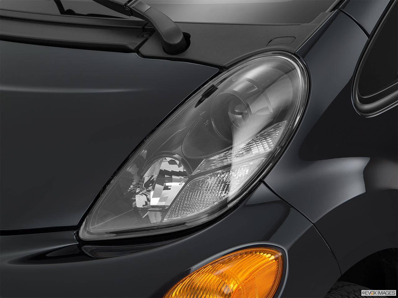 2016 Mitsubishi i-Miev ES Drivers Side Headlight. 