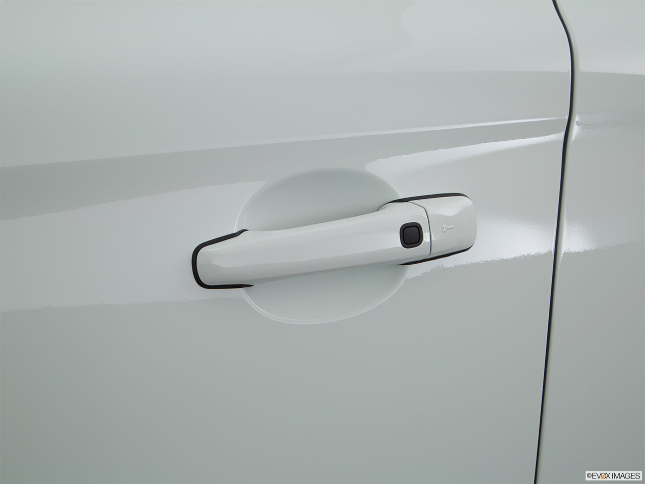 2016 Volvo XC60 T5 Drive-E FWD Premier Drivers Side Door handle. 