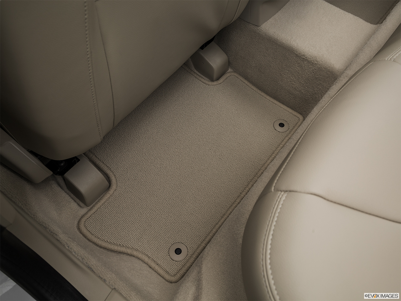 2016 Volvo XC60 T5 Drive-E FWD Premier Rear driver's side floor mat. Mid-seat level from outside looking in. 