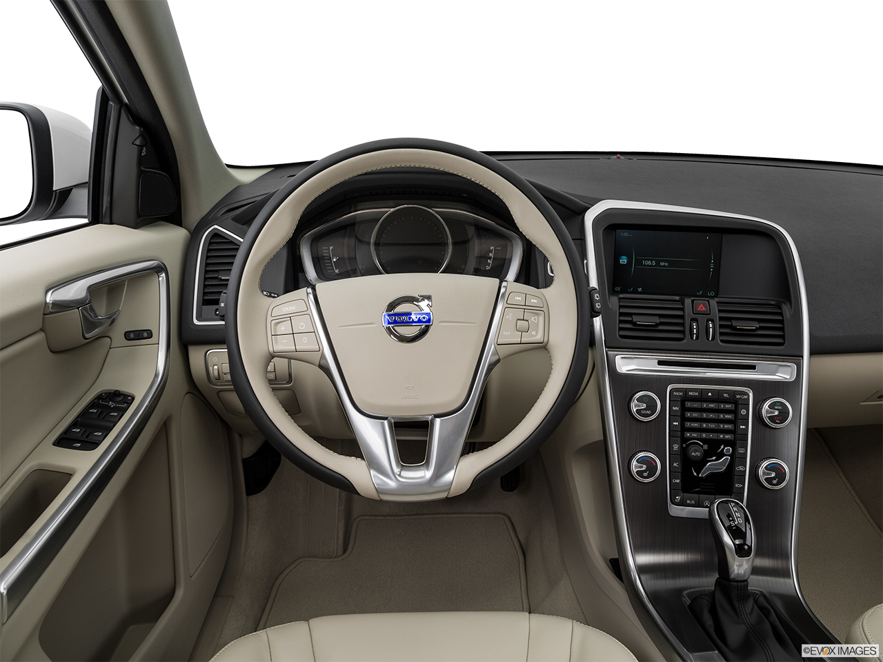 2016 Volvo XC60 T5 Drive-E FWD Premier Steering wheel/Center Console. 