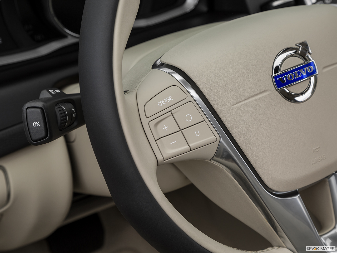 2016 Volvo XC60 T5 Drive-E FWD Premier Steering Wheel Controls (Left Side) 