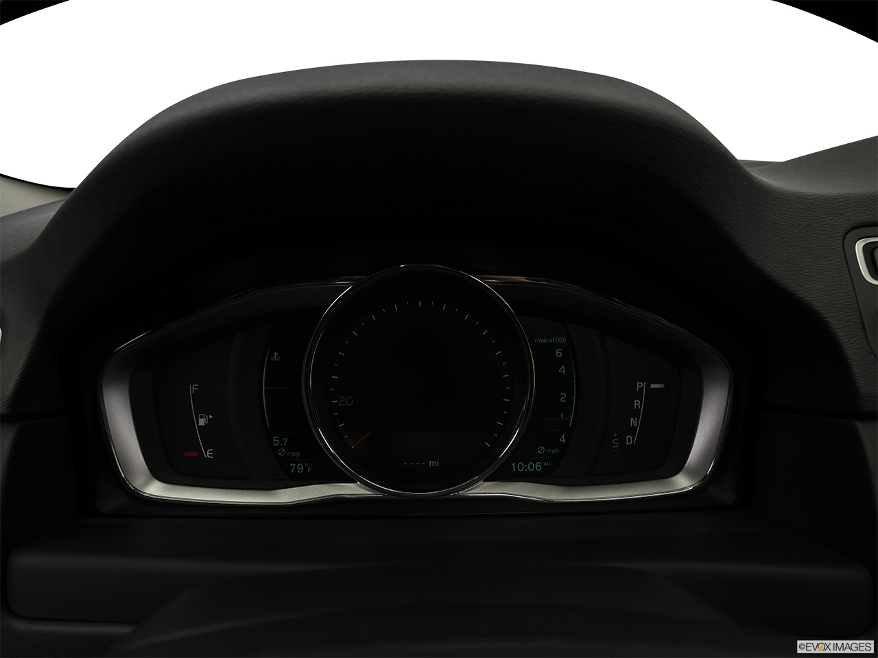 2016 Volvo XC70 T5 AWD Premier Speedometer/tachometer. 
