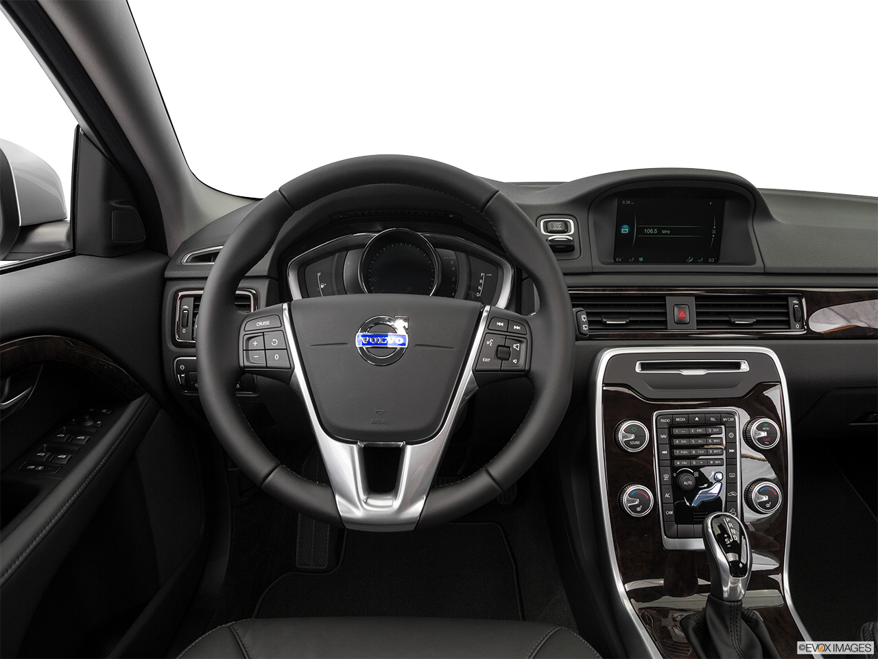 2016 Volvo XC70 T5 AWD Premier Steering wheel/Center Console. 