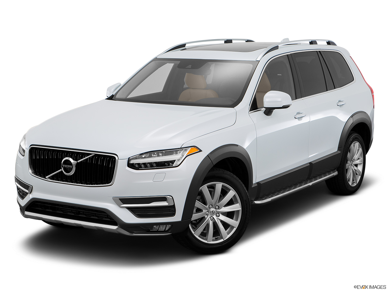 2016 Volvo XC90 T6 AWD Front angle view. 