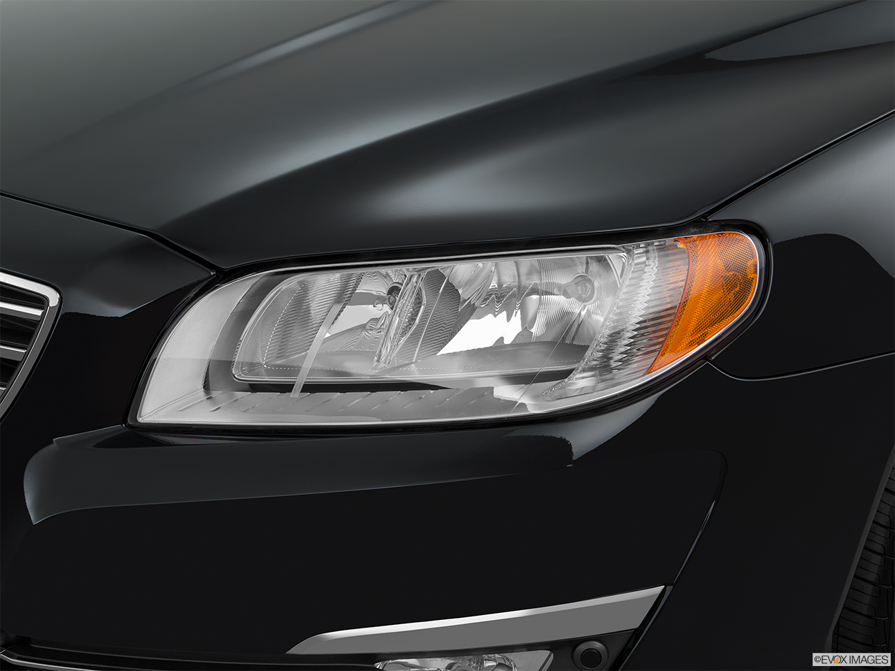 2016 Volvo S80 T5 Drive-E FWD Drivers Side Headlight. 