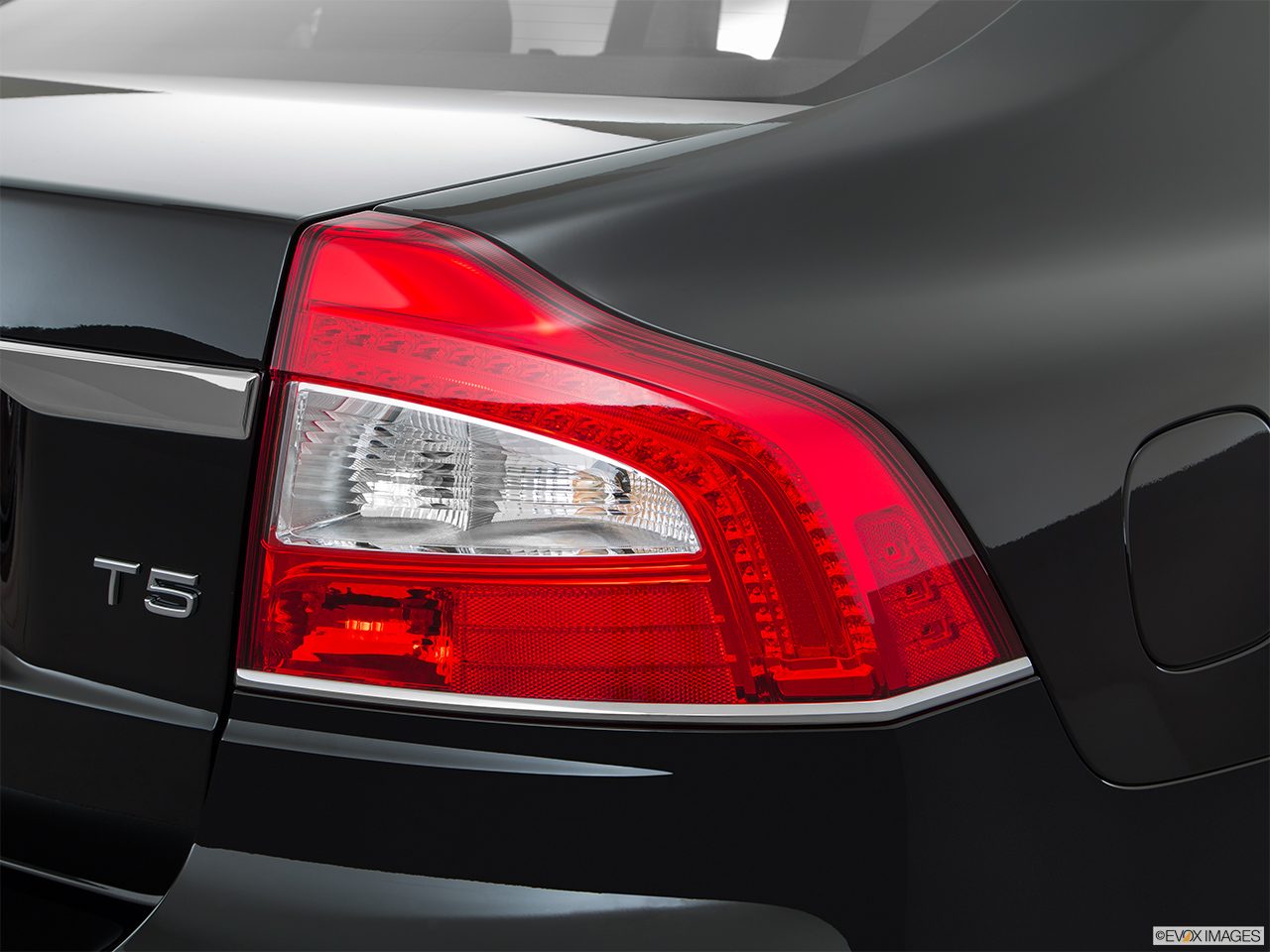 2016 Volvo S80 T5 Drive-E FWD Passenger Side Taillight. 