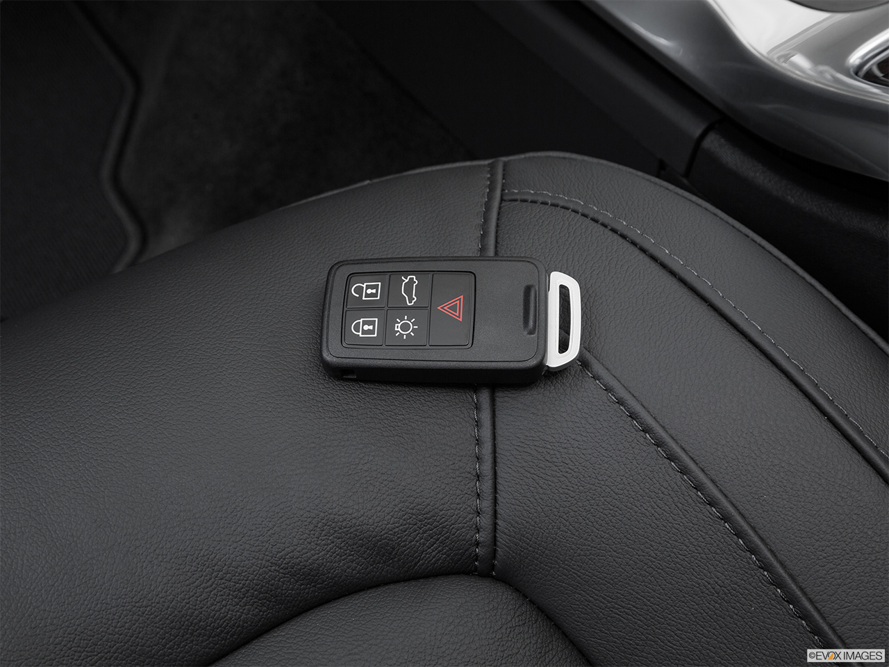 2016 Volvo S80 T5 Drive-E FWD Key fob on driver's seat. 