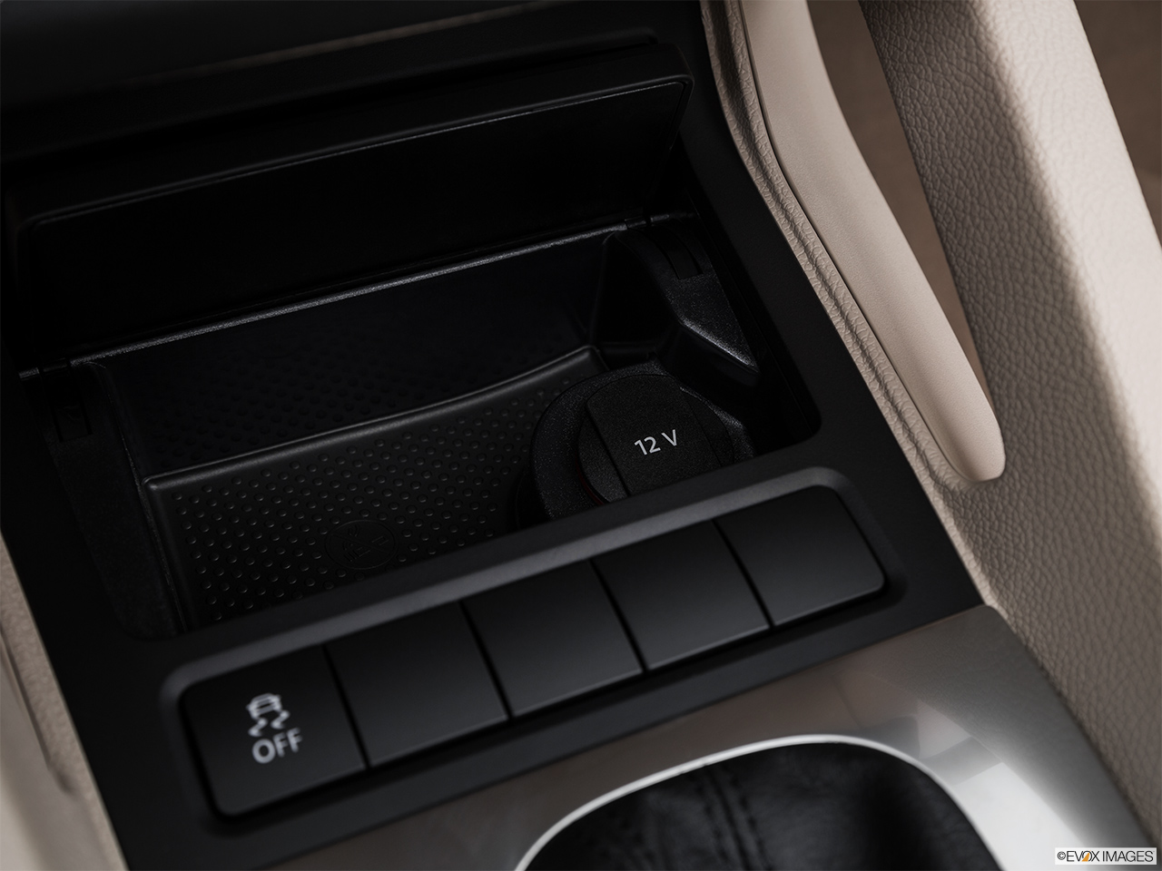 2016 Volkswagen Eos Komfort Edition Main power point. 