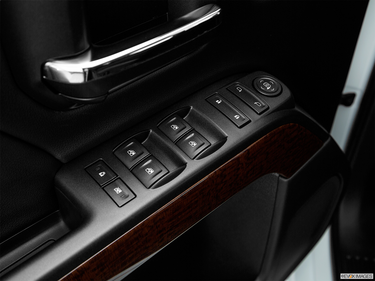 2016 GMC Sierra 2500HD SLE Driver's side inside window controls. 