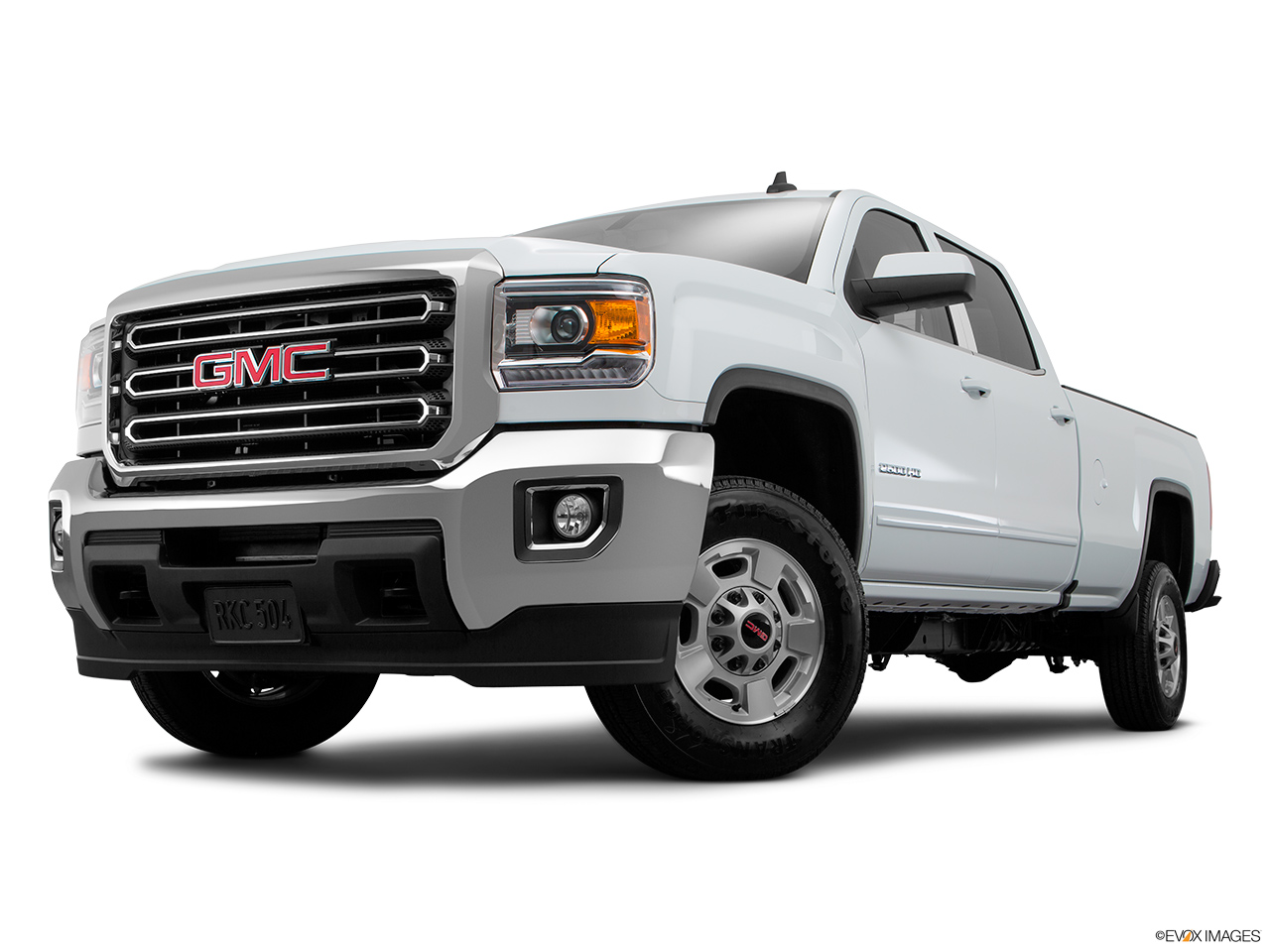 2016 GMC Sierra 2500HD SLE Front angle view, low wide perspective. 