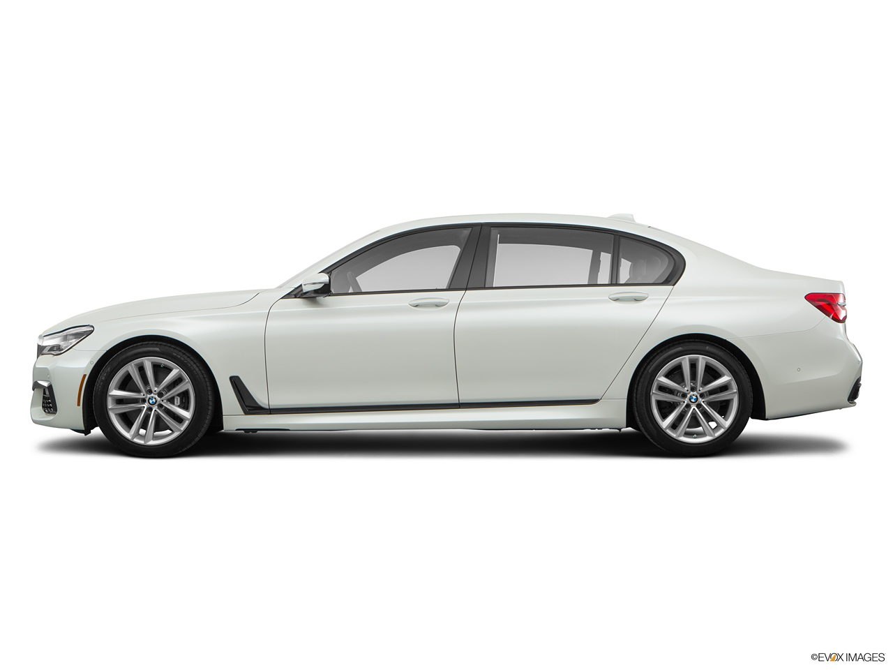 2024 BMW 7-series   Side