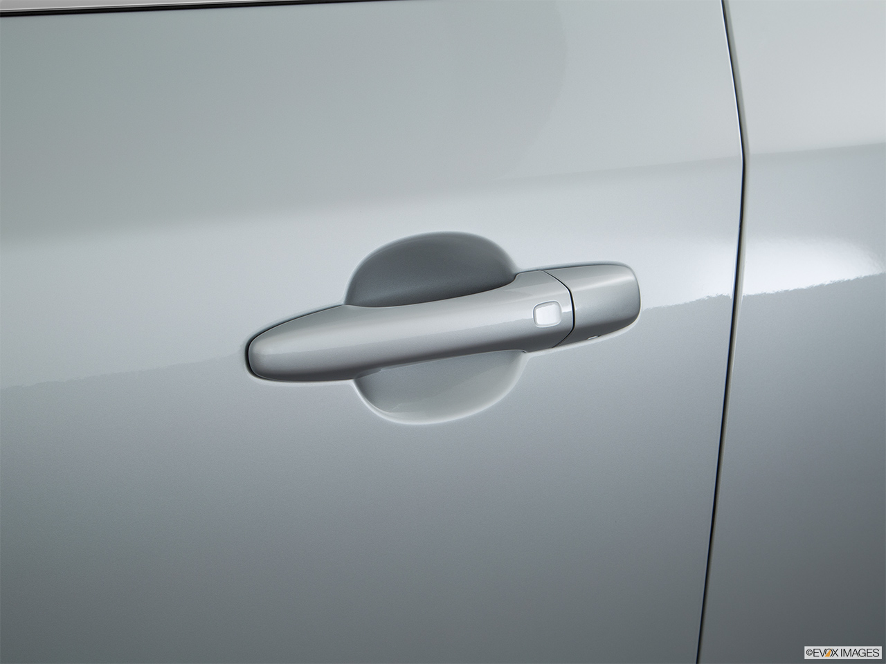 2016 Volvo V60 T5 Drive-E FWD Premier Drivers Side Door handle. 
