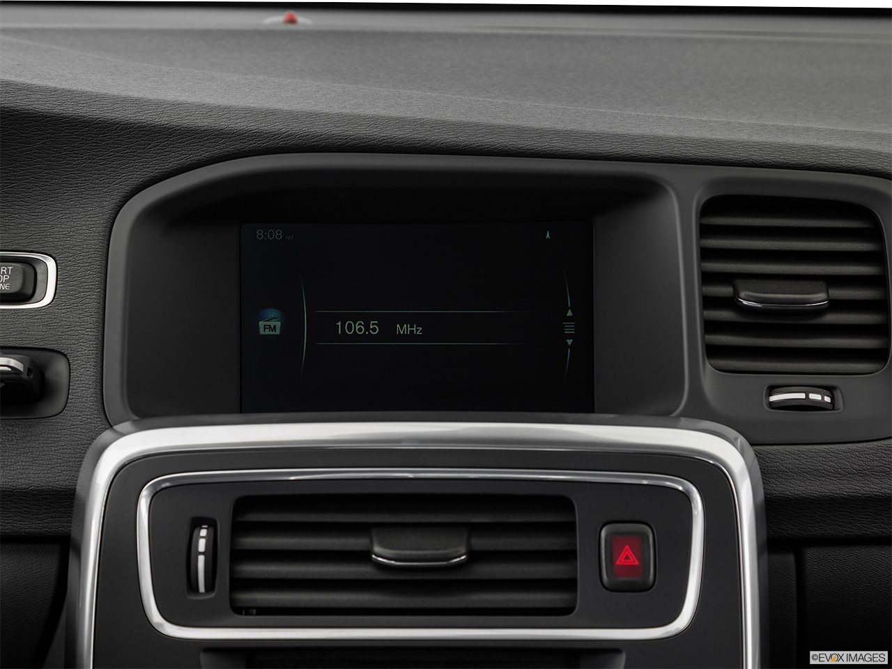 2016 Volvo V60 T5 Drive-E FWD Premier Closeup of radio head unit 