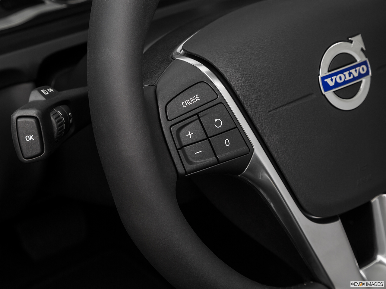 2016 Volvo V60 T5 Drive-E FWD Premier Steering Wheel Controls (Left Side) 