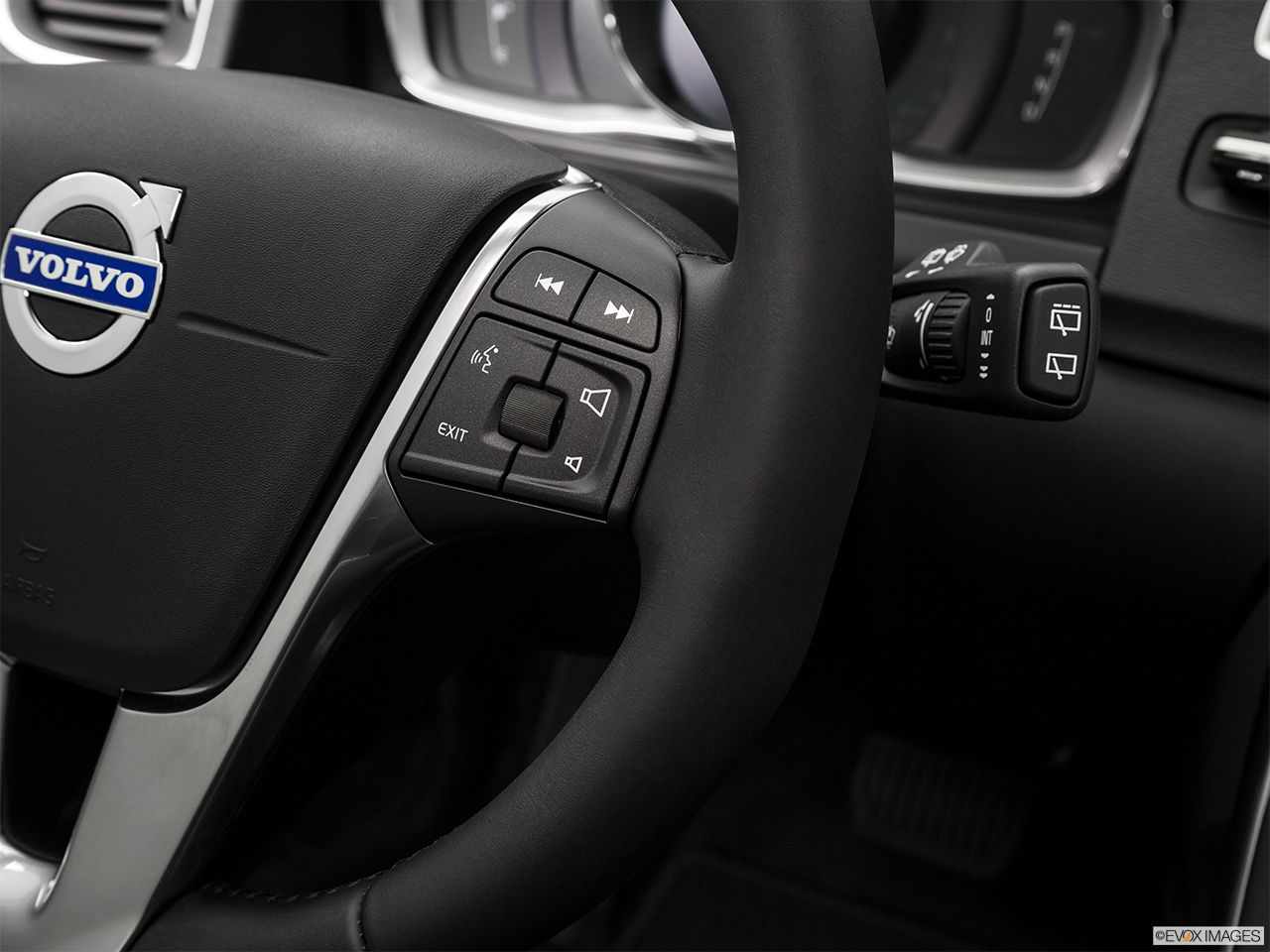 2016 Volvo V60 T5 Drive-E FWD Premier Steering Wheel Controls (Right Side) 