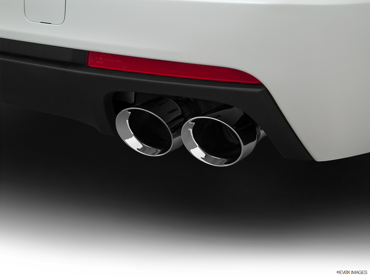 2016 Cadillac CT6 Base Chrome tip exhaust pipe. 