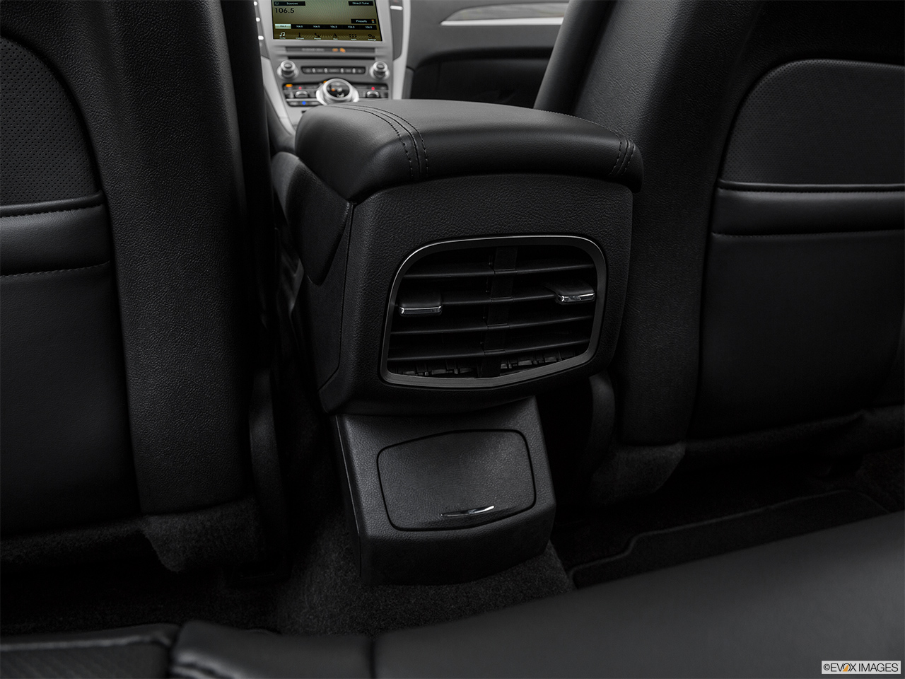 2017 Lincoln MKZ Reserve Rear A/C controls. 