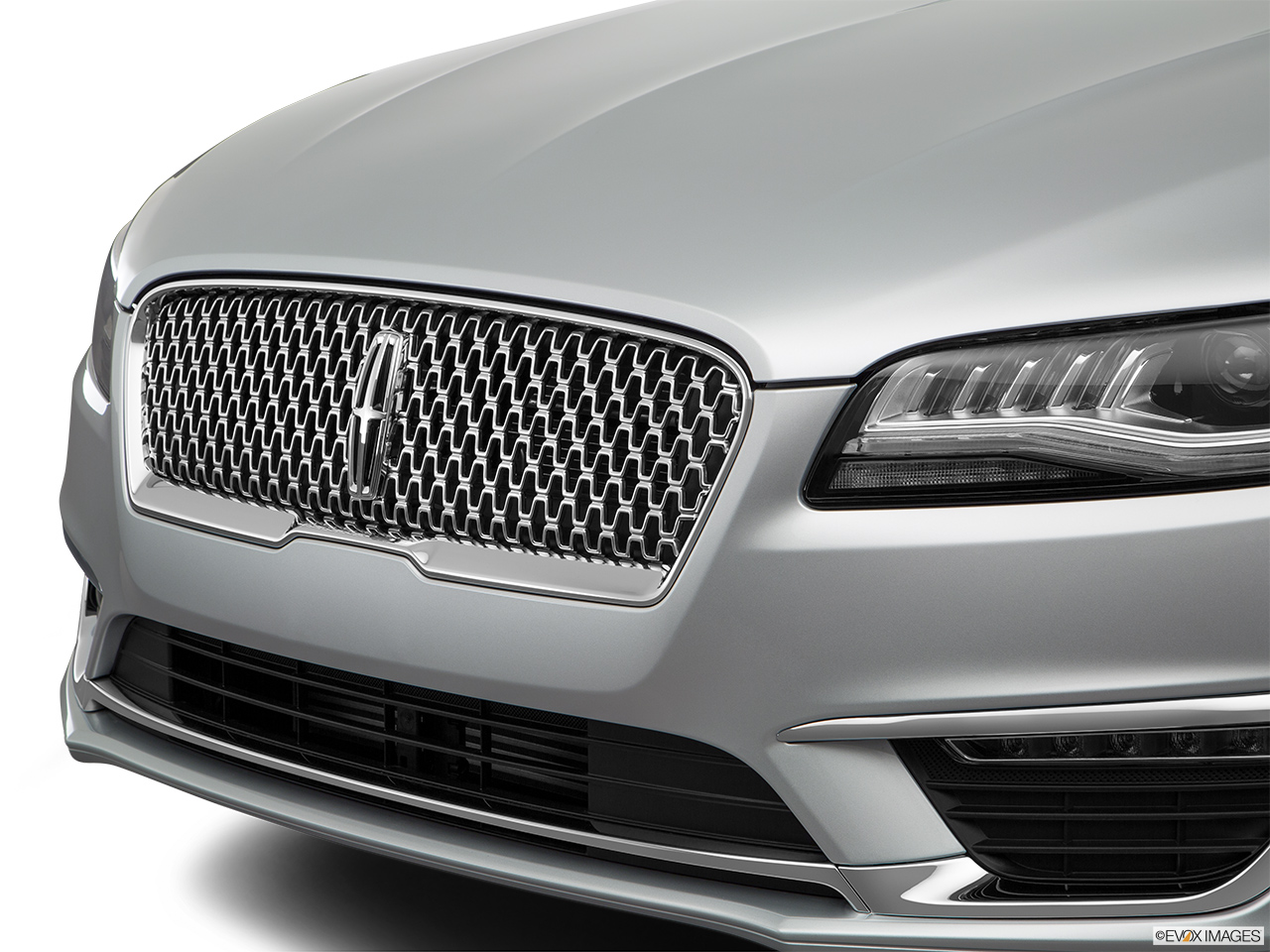 2017 Lincoln MKZ Reserve Close up of Grill. 
