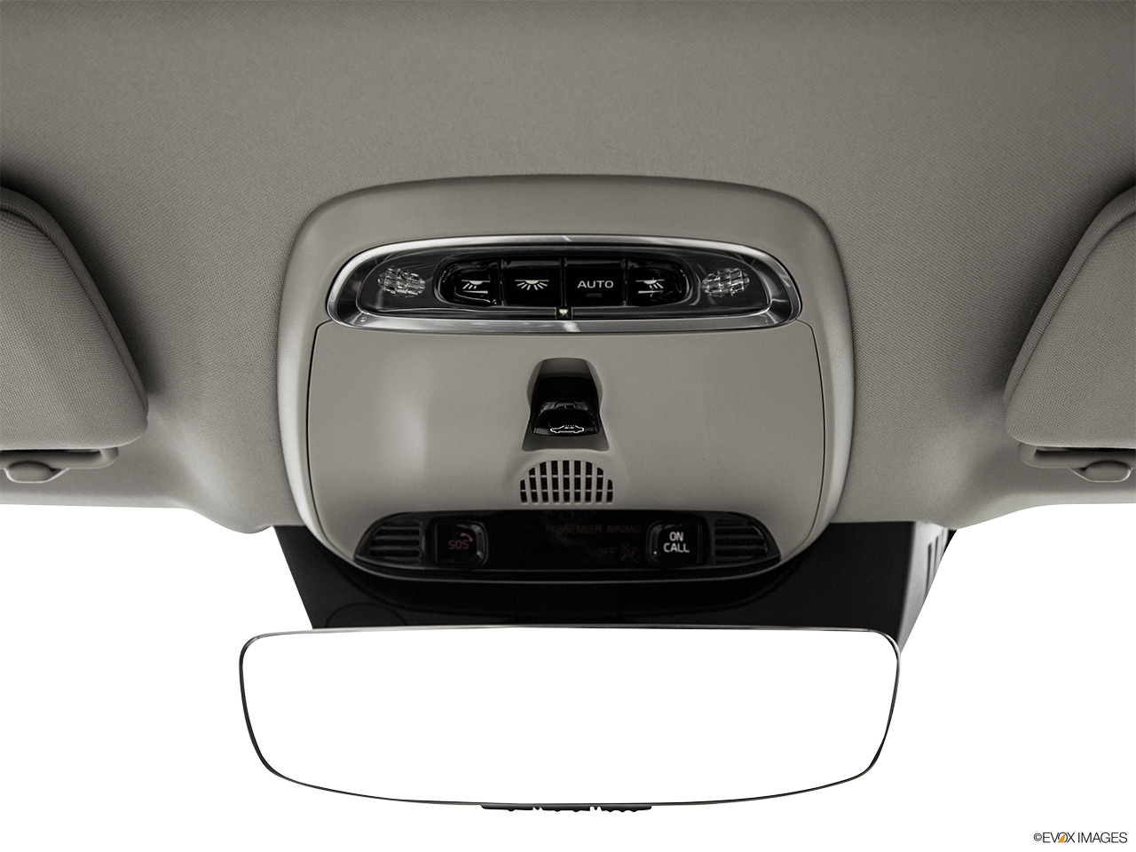2016 Volvo XC90 Hybrid T8 Momentum Courtesy lamps/ceiling controls. 