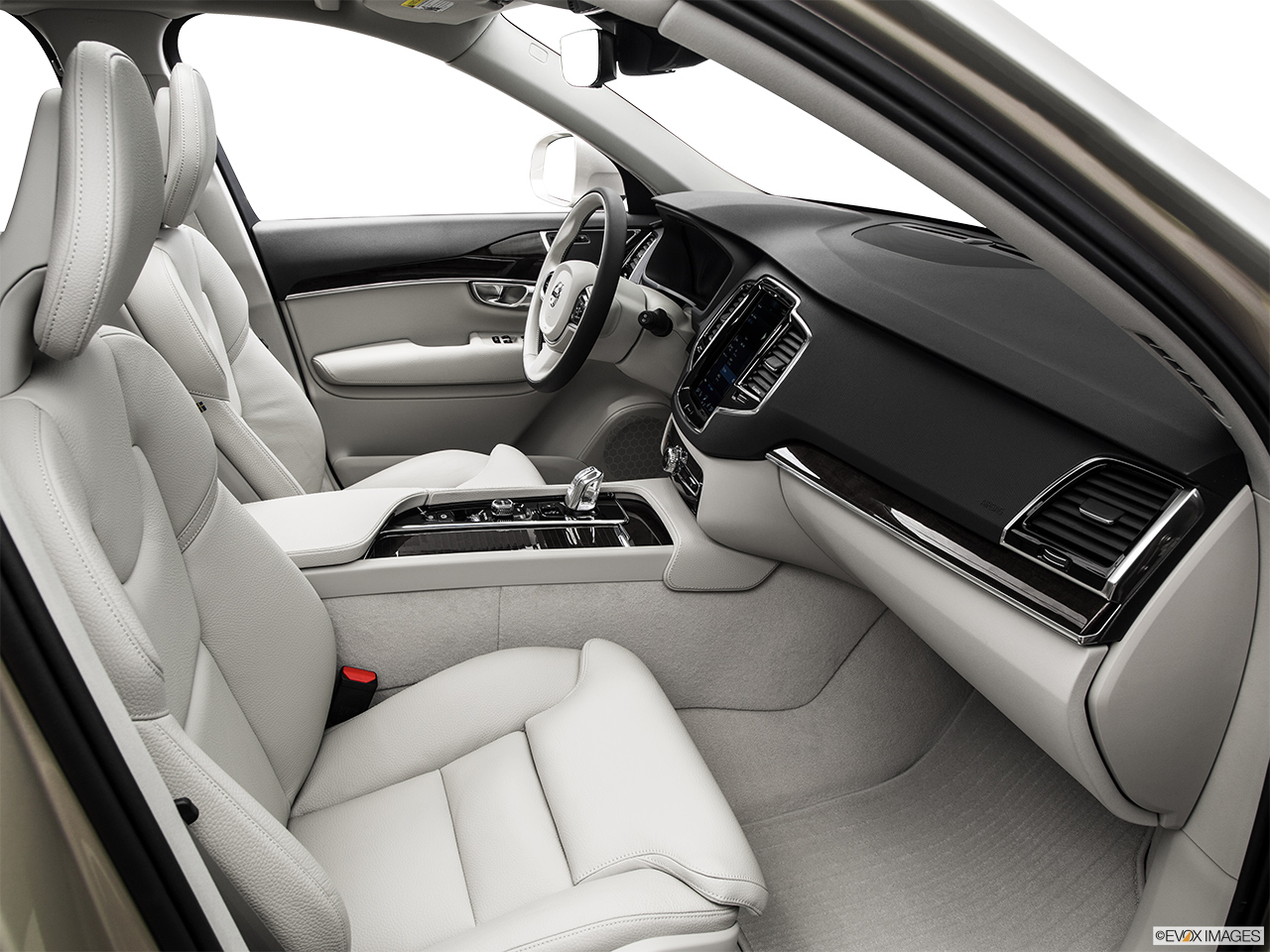2016 Volvo XC90 Hybrid T8 Momentum Passenger seat. 