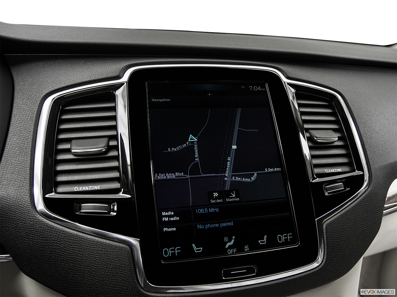 2016 Volvo XC90 Hybrid T8 Momentum Driver position view of navigation system. 