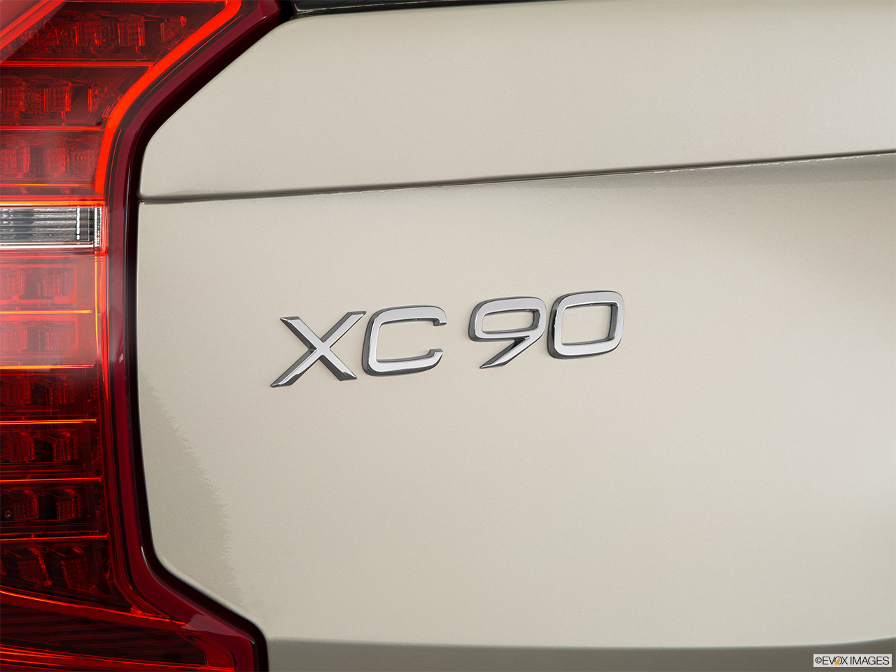 2016 Volvo XC90 Hybrid T8 Momentum Rear model badge/emblem 